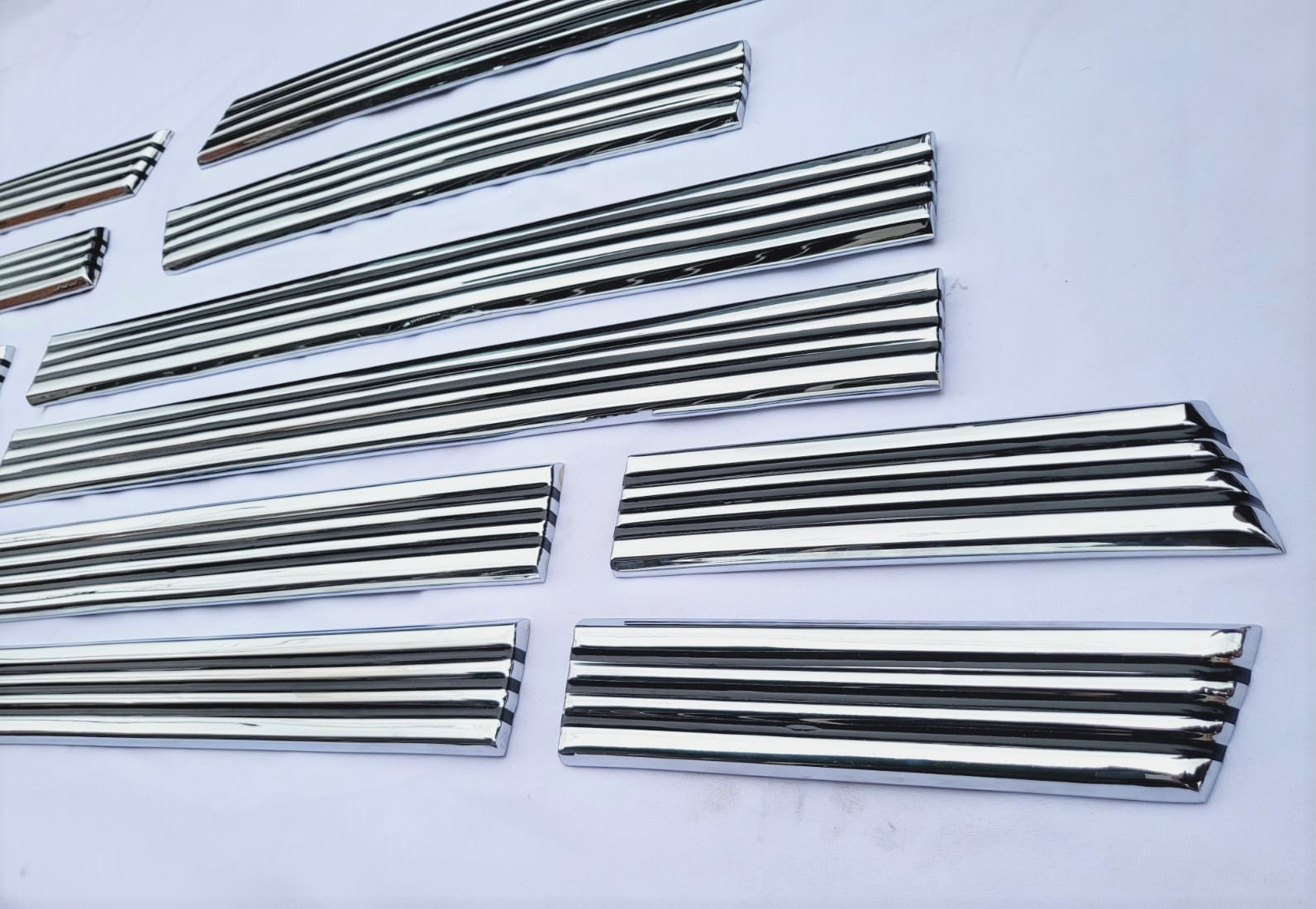 Frisos Caixa De Ar Lateral F100 Americana Bronco